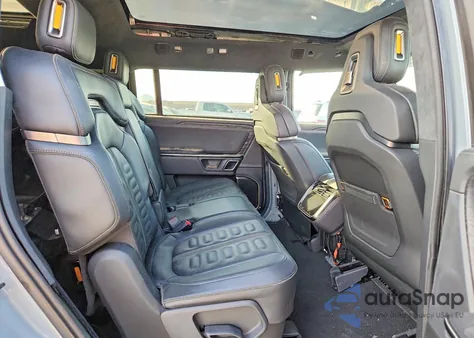 2022 Rivian R1S Launch Edition z USA, uszkodzony, nr VIN 7PDSGABL1NN002845